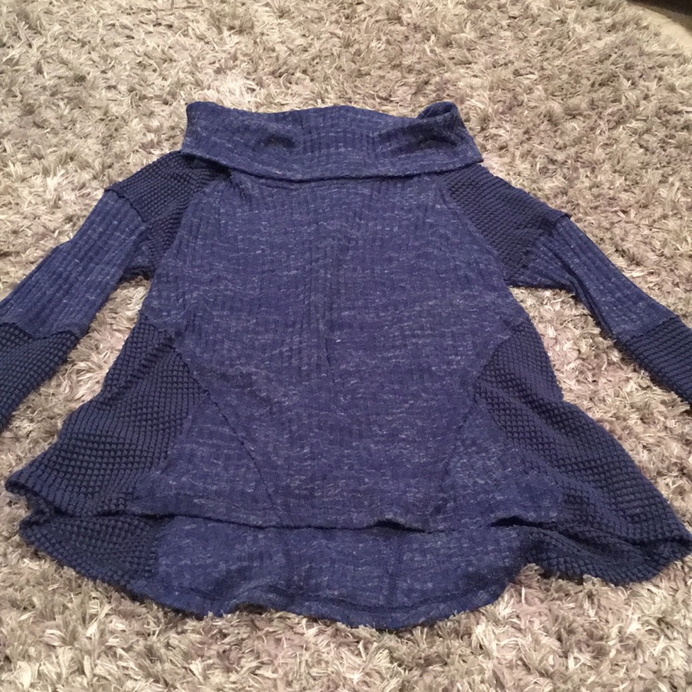 NWOT Heather blue ribbed turtle neck sweater